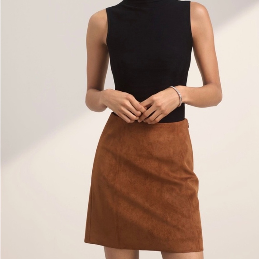 ARITZIA BABATON - MINI SKIRT - WRAP SUEDE- US6